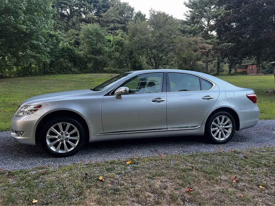 2010 Lexus LS 4th Gen - Image 7 of 20