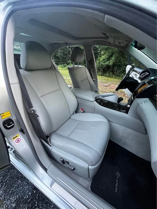 2010 Lexus LS 4th Gen - Image 14 of 20