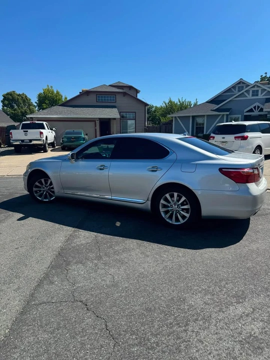 2010 Lexus LS 4th Gen - Image 4 of 11