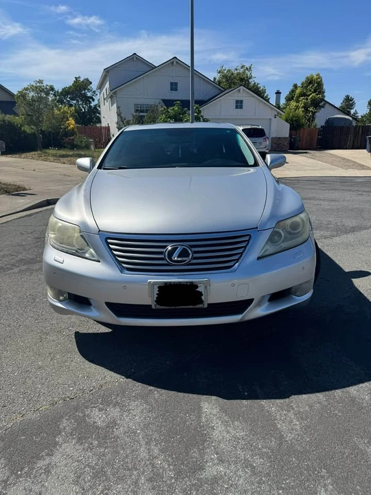 2010 Lexus LS 4th Gen - Image 2 of 11