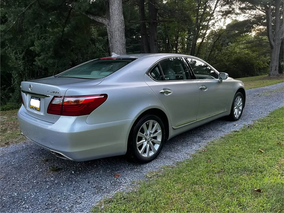 2010 Lexus LS 4th Gen - Image 3 of 20