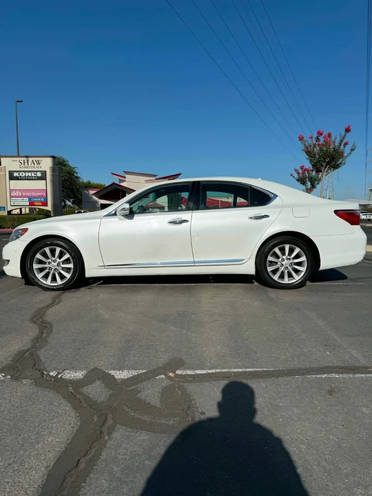2010 Lexus LS 4th Gen - Image 2 of 9