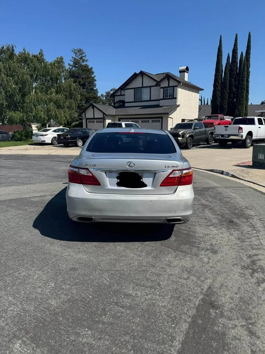 2010 Lexus LS 4th Gen - Image 3 of 11