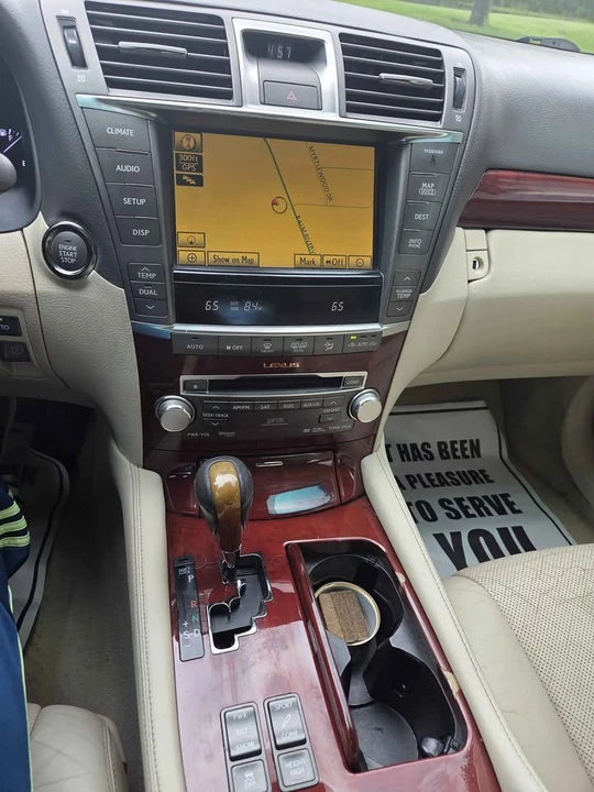 2010 Lexus LS 4th Gen - Image 12 of 15