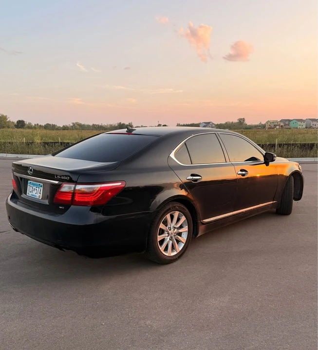 2010 Lexus LS 4th Gen - Image 5 of 12