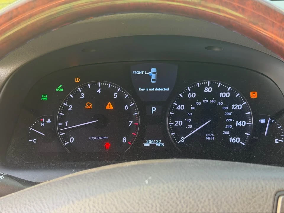 2010 Lexus LS 4th Gen - Image 9 of 14
