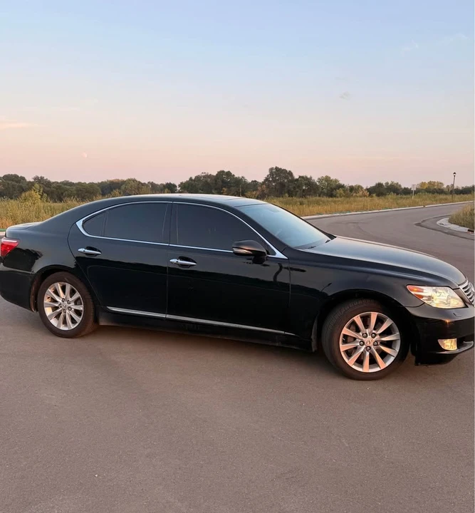 2010 Lexus LS 4th Gen - Image 3 of 12