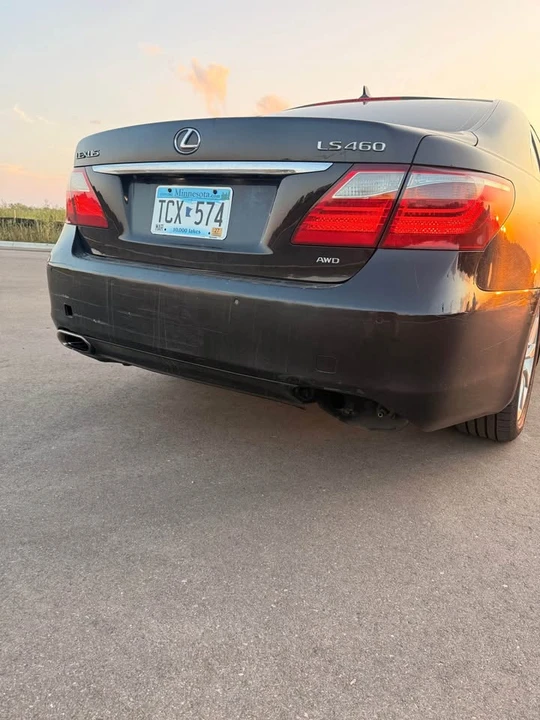 2010 Lexus LS 4th Gen - Image 10 of 12