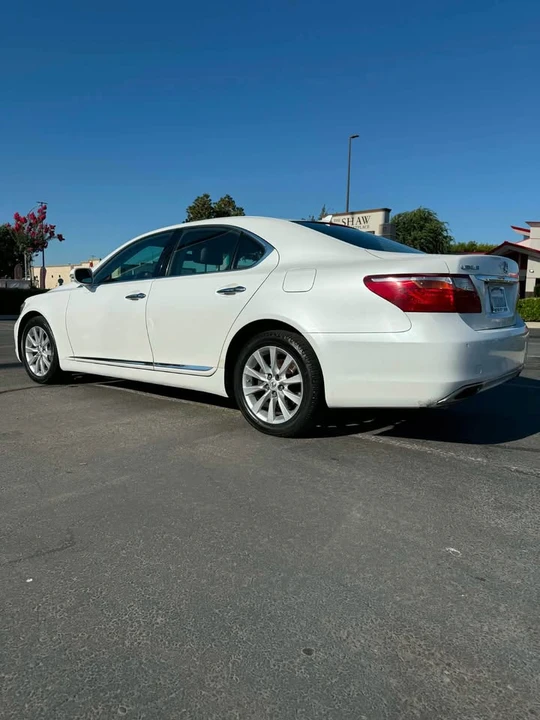 2010 Lexus LS 4th Gen - Image 3 of 9