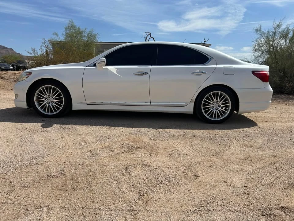 2010 Lexus LS 4th Gen - Image 5 of 10