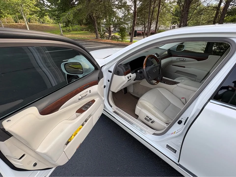 2010 Lexus LS 4th Gen - Image 10 of 20