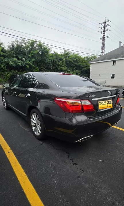 2010 Lexus LS 4th Gen - Image 4 of 11