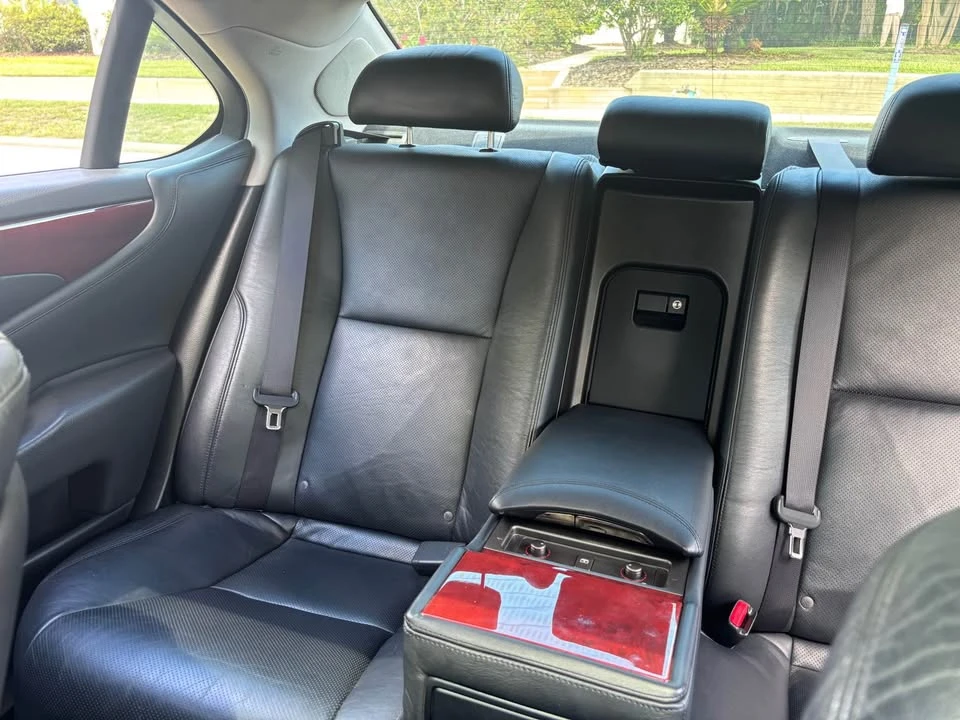 2010 Lexus LS 4th Gen - Image 8 of 11