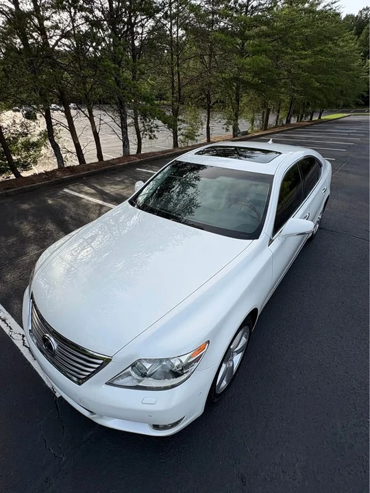 2010 Lexus LS 4th Gen - Image 13 of 20