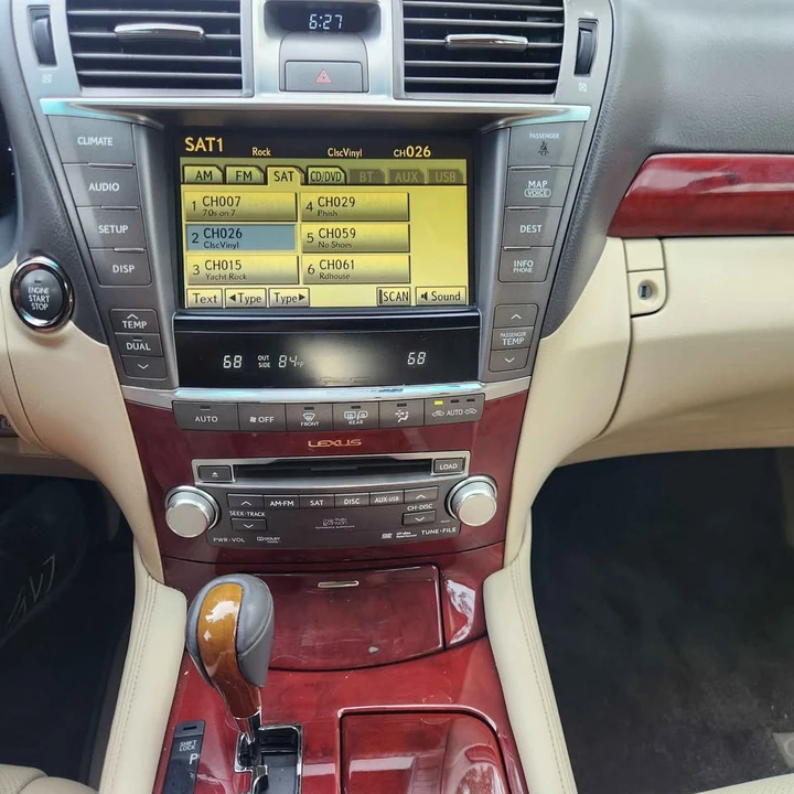 2010 Lexus LS 4th Gen - Image 13 of 19