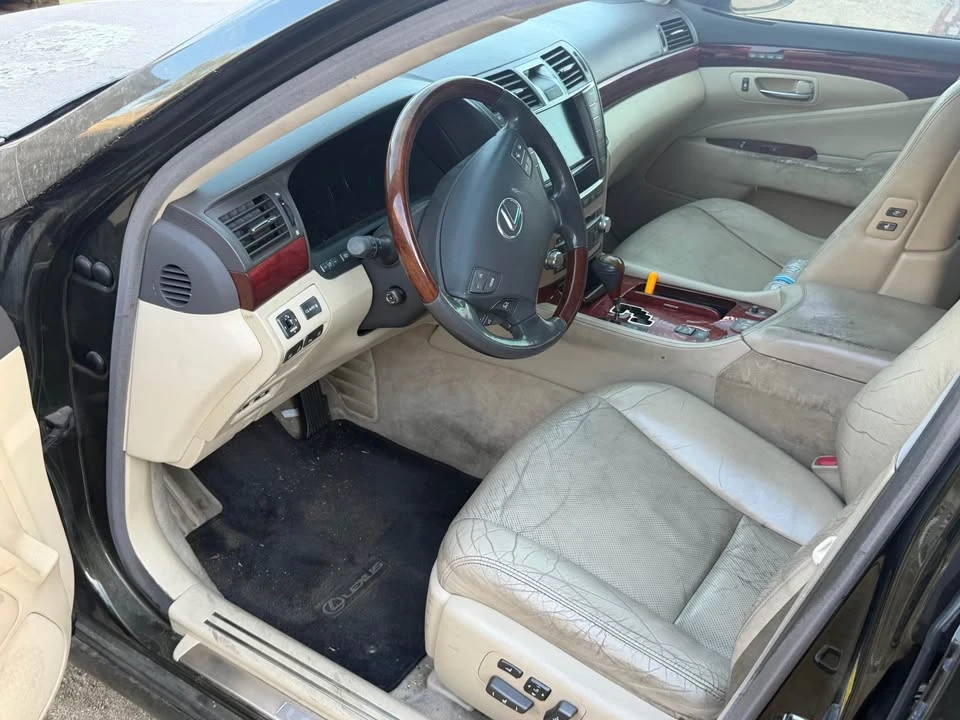 2010 Lexus LS 4th Gen - Image 5 of 7