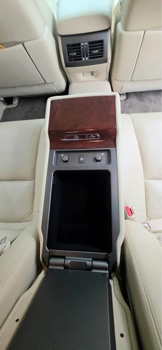 2010 Lexus LS 4th Gen - Image 10 of 11