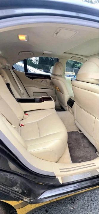2010 Lexus LS 4th Gen - Image 9 of 11