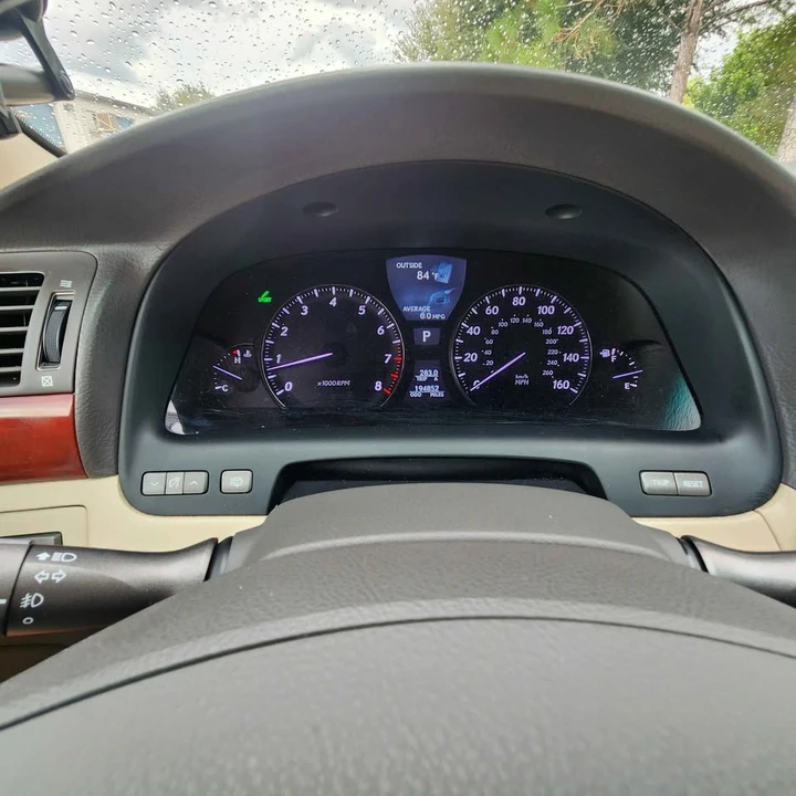 2010 Lexus LS 4th Gen - Image 17 of 19
