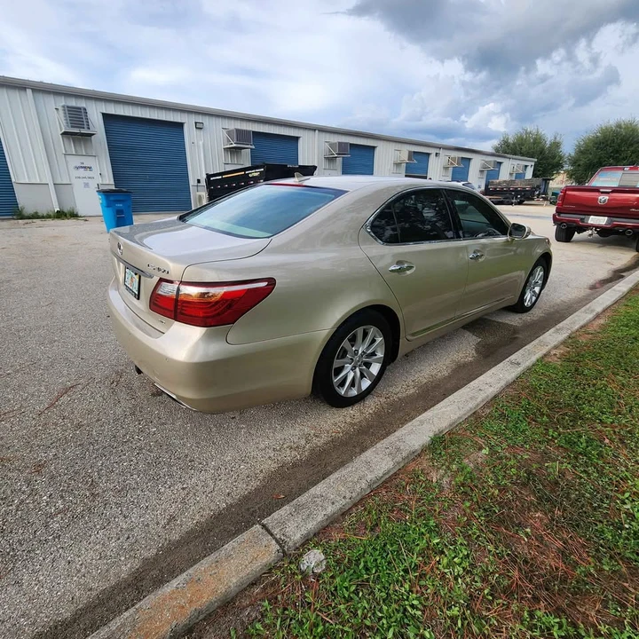 2010 Lexus LS 4th Gen - Image 5 of 19