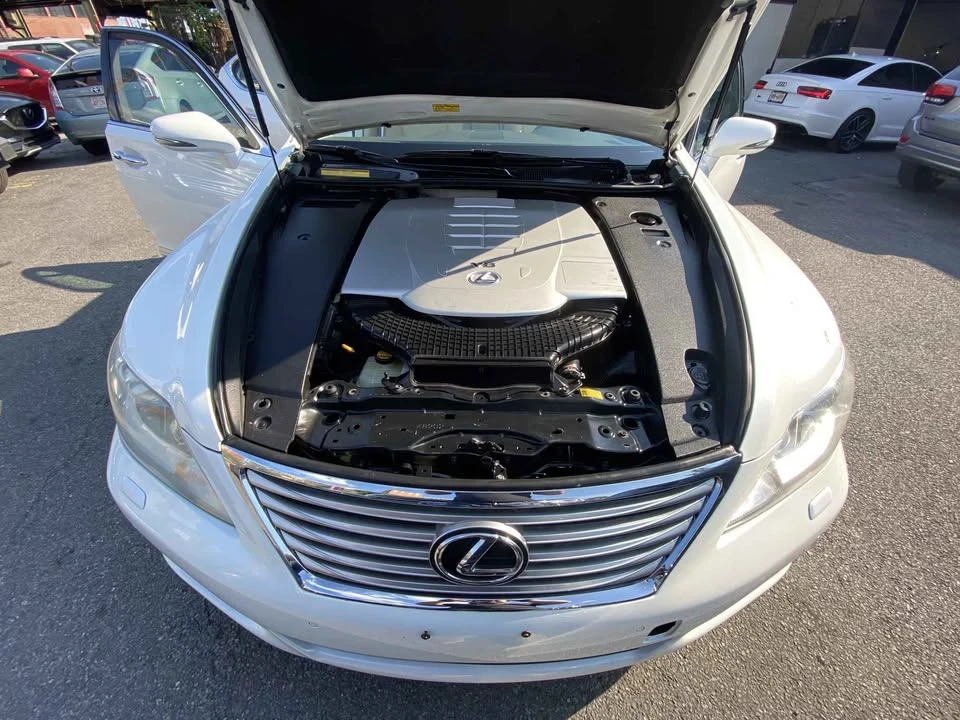 2010 Lexus LS 4th Gen - Image 3 of 10