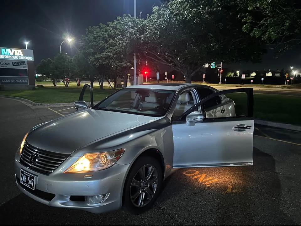 2010 Lexus LS 4th Gen - Image 2 of 5