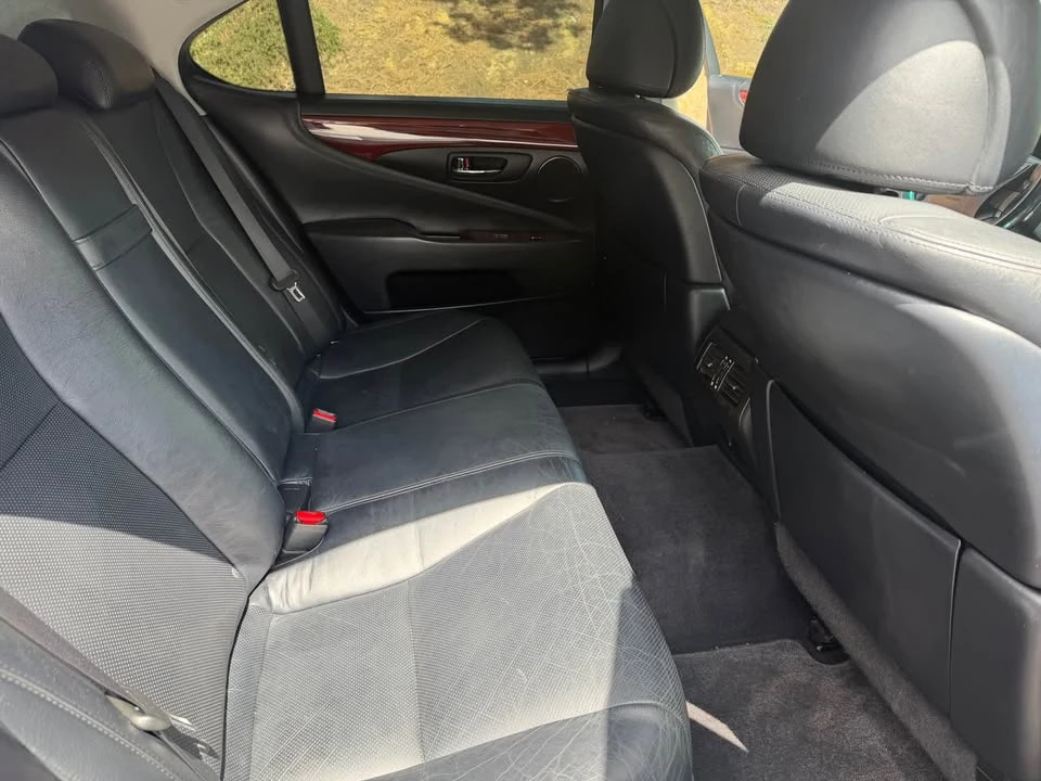 2010 Lexus LS 4th Gen - Image 10 of 14