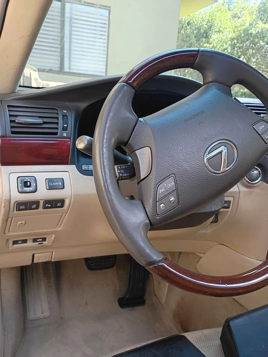 2010 Lexus LS 4th Gen - Image 8 of 13