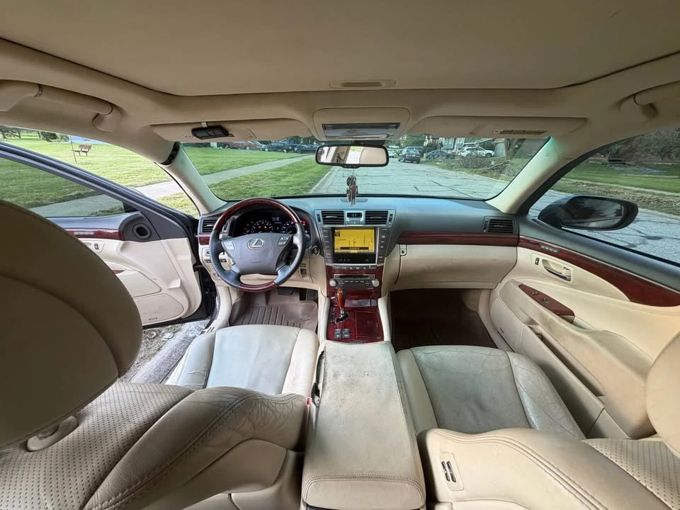 2010 Lexus LS 4th Gen - Image 7 of 14