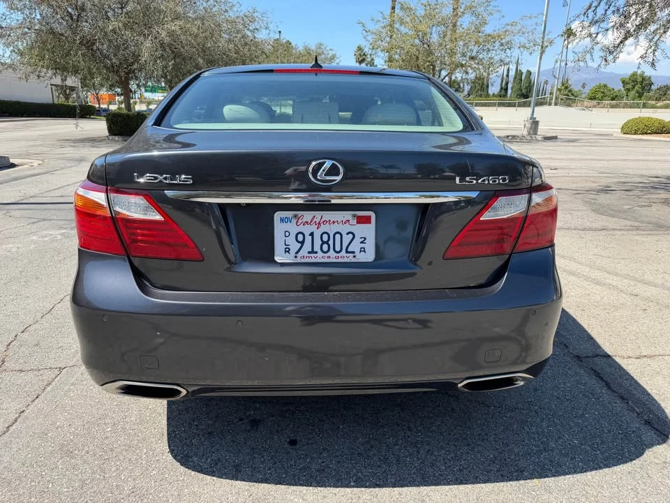2010 Lexus LS 4th Gen - Image 4 of 10