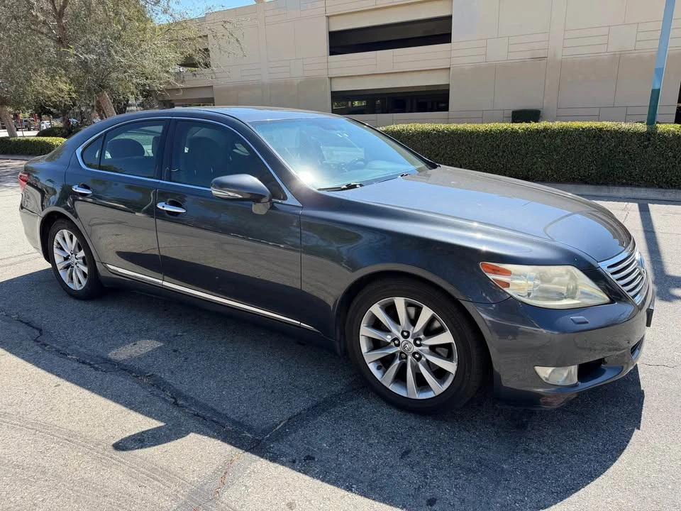 2010 Lexus LS 4th Gen - Image 7 of 10