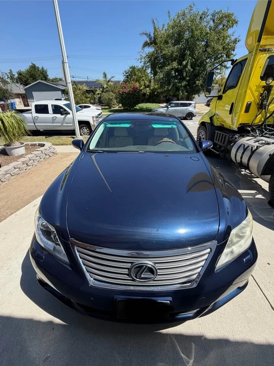 2010 Lexus LS 4th Gen - Image 5 of 8