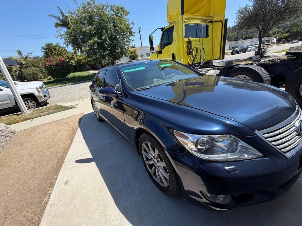 2010 Lexus LS 4th Gen - Image 4 of 8