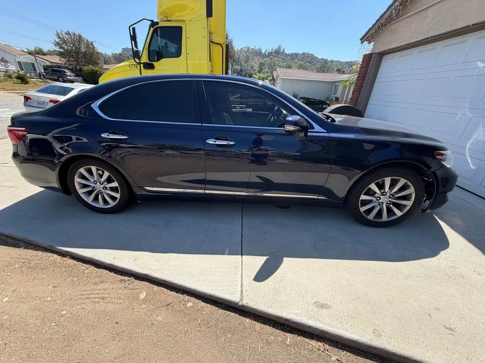 2010 Lexus LS 4th Gen - Image 2 of 8