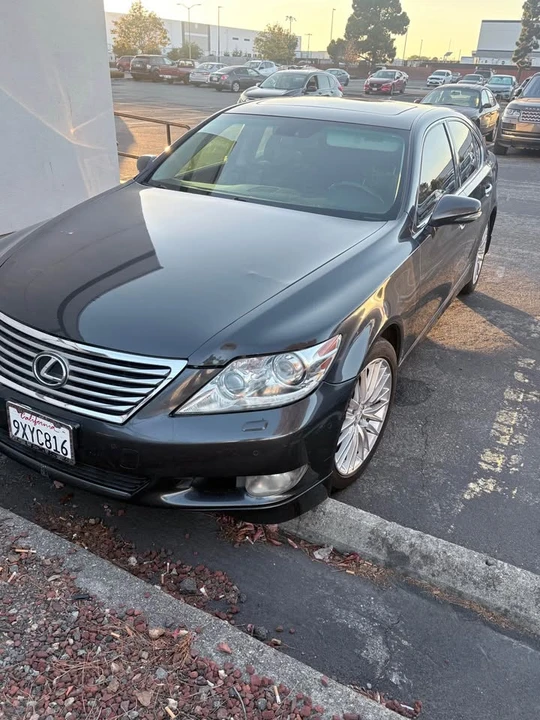 2010 Lexus LS 4th Gen - Image 2 of 8