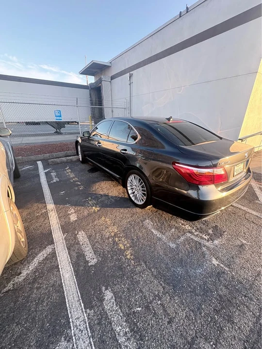 2010 Lexus LS 4th Gen - Image 3 of 8
