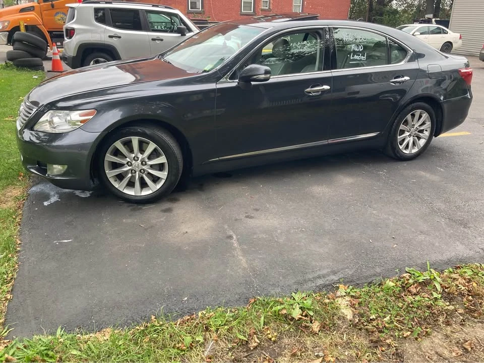 2010 Lexus LS 4th Gen - Image 5 of 9
