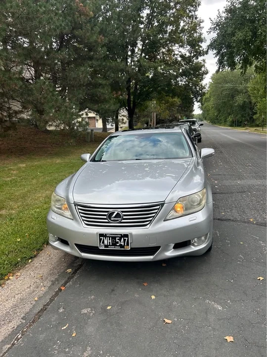 2010 Lexus LS 4th Gen - Image 4 of 5