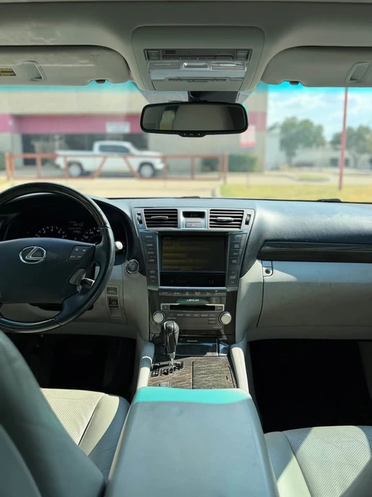 2010 Lexus LS 4th Gen - Image 11 of 12