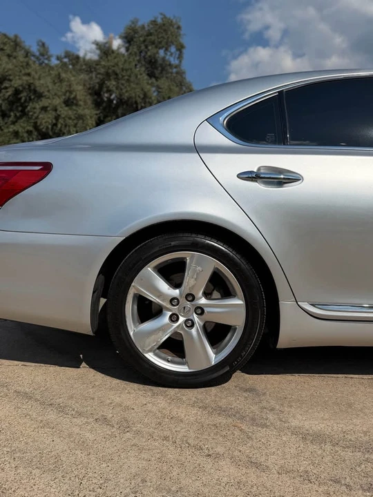 2010 Lexus LS 4th Gen - Image 3 of 12