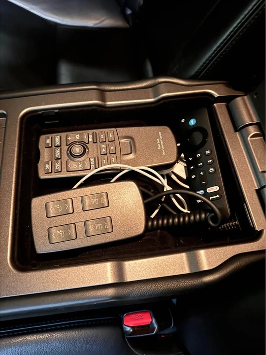 2010 Lexus LS 4th Gen - Image 8 of 14