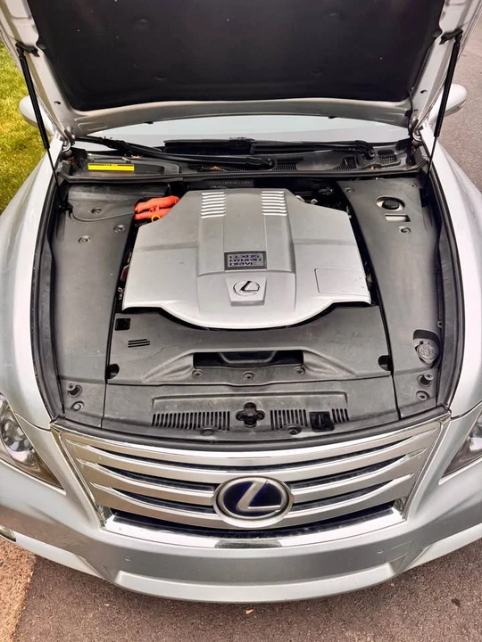 2010 Lexus LS 4th Gen - Image 9 of 14