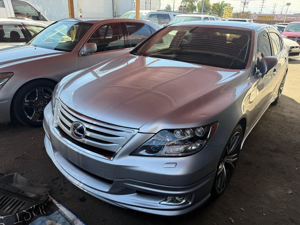 2010 Lexus LS 4th Gen - Image 15 of 20