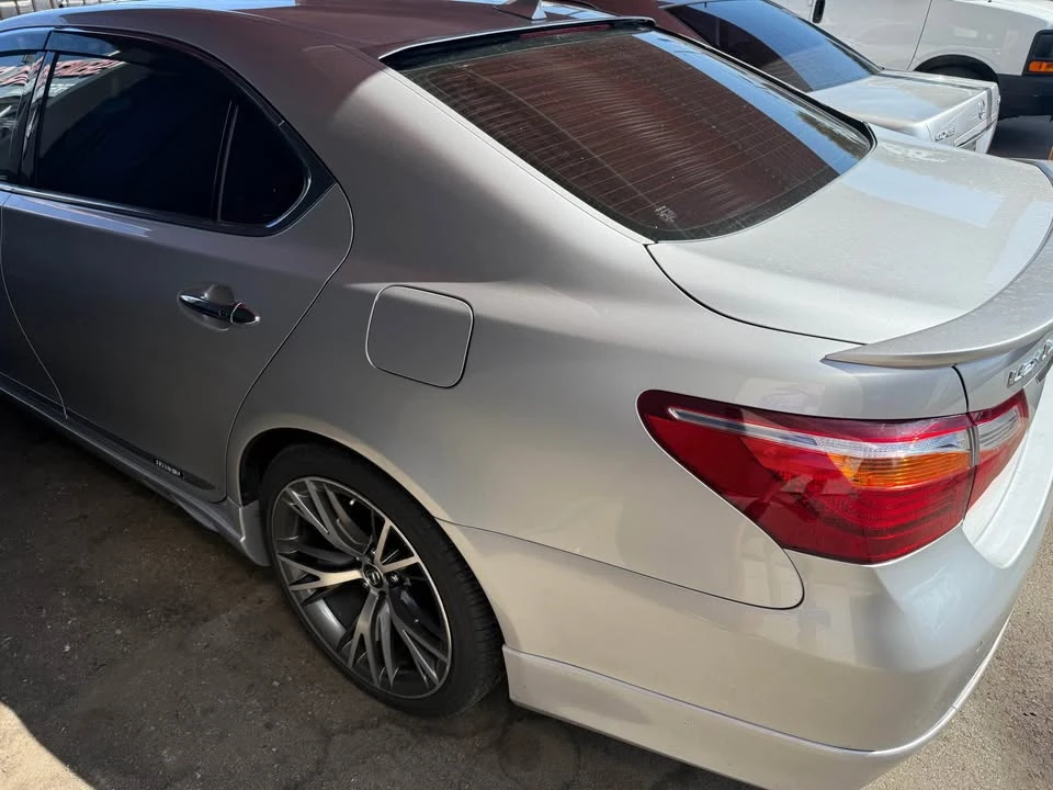 2010 Lexus LS 4th Gen - Image 14 of 20