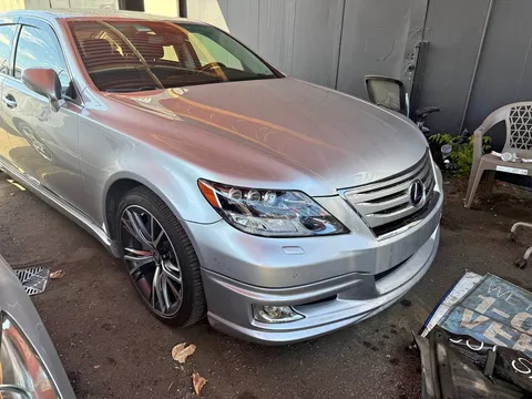 2010 Lexus LS 600h L Sedan 4D