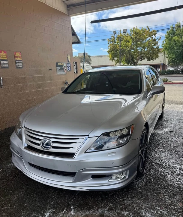 2010 Lexus LS 4th Gen - Image 16 of 20