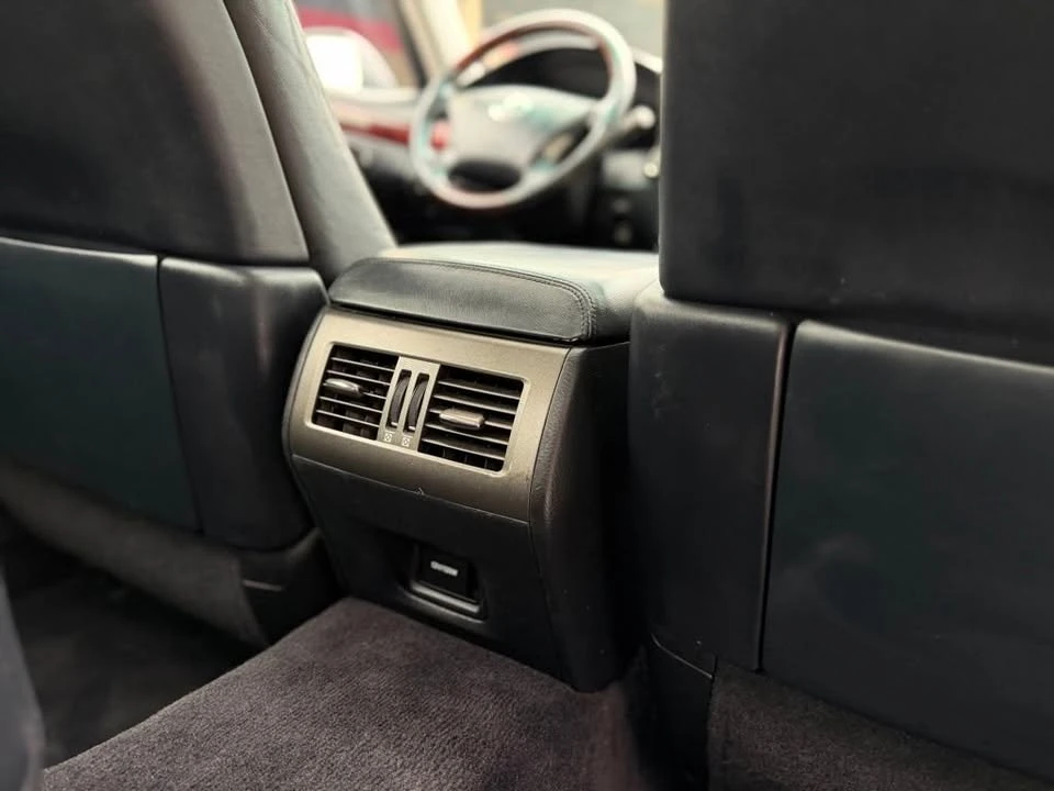 2010 Lexus LS 4th Gen - Image 17 of 20
