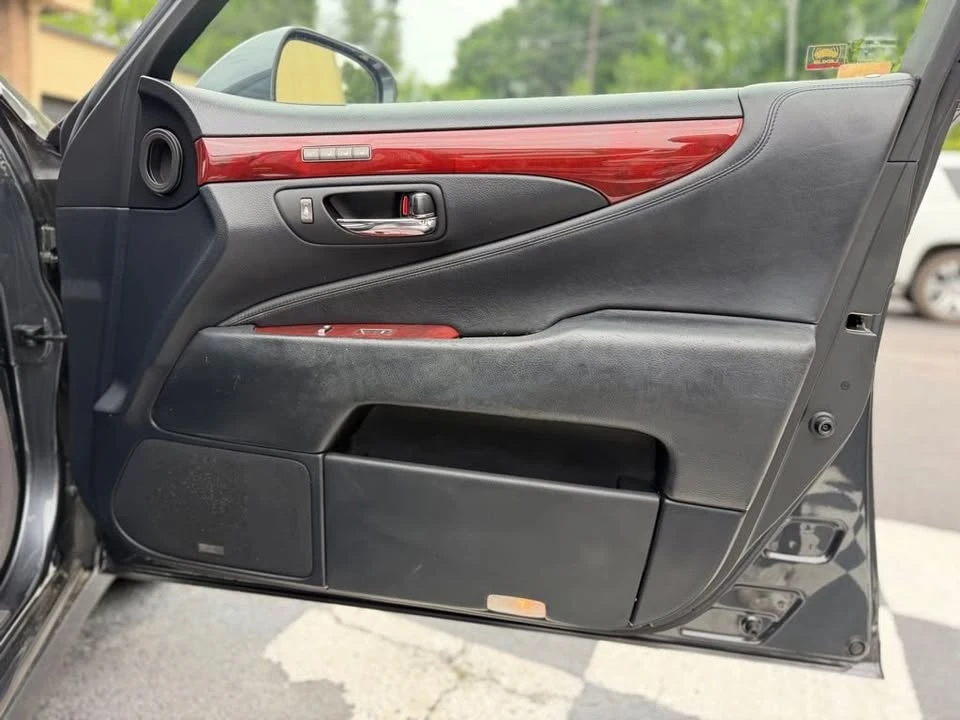2010 Lexus LS 4th Gen - Image 13 of 20
