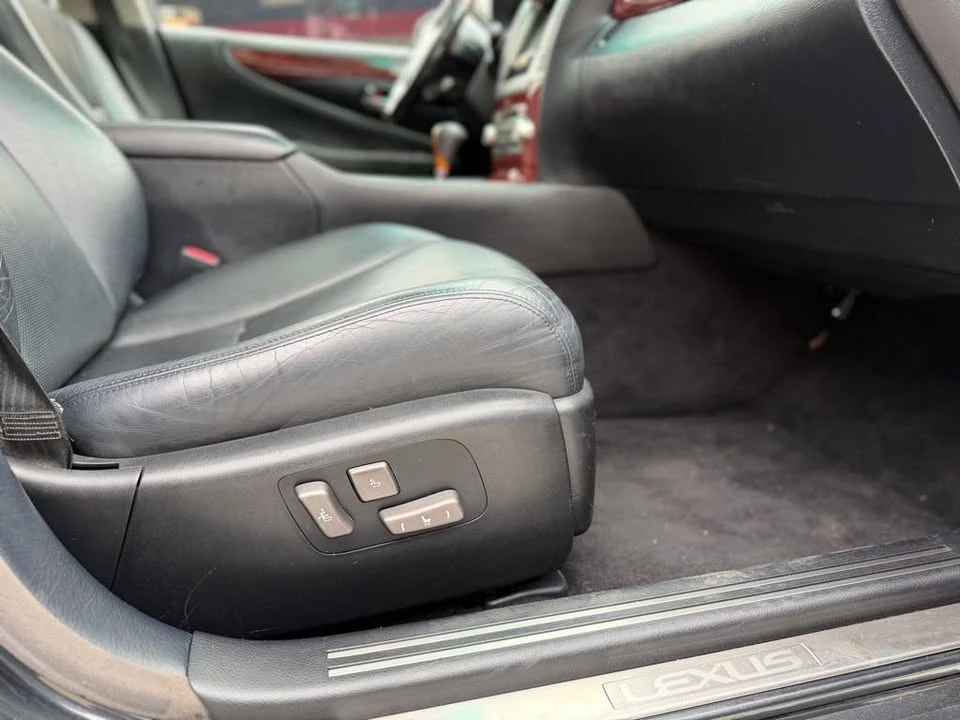 2010 Lexus LS 4th Gen - Image 14 of 20