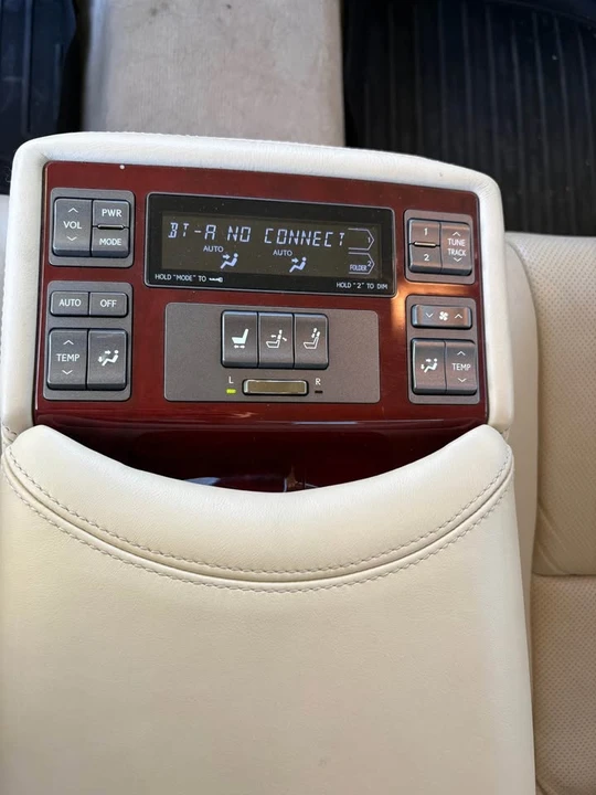 2010 Lexus LS 4th Gen - Image 12 of 15